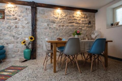 Guesthouse Nina Кастель-Нови Экстерьер фото